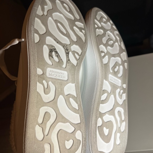 Alexander McQueen Oversized Sneakers Size 8 - Picture 8 of 8